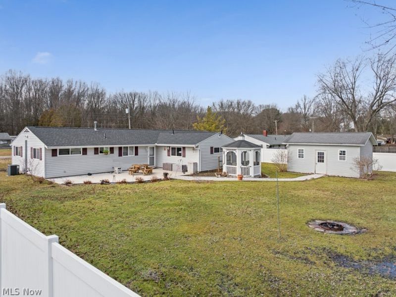 10684 Dot Avenue NE, Alliance, OH 44601 Photo 45