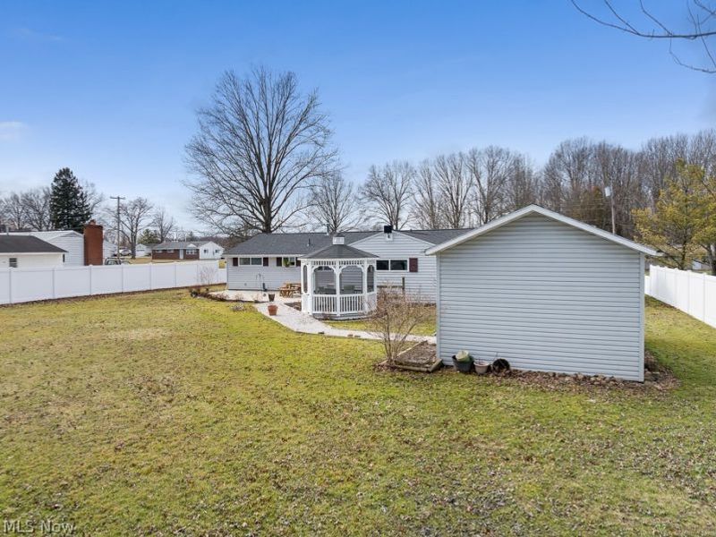 10684 Dot Avenue NE, Alliance, OH 44601 Photo 48