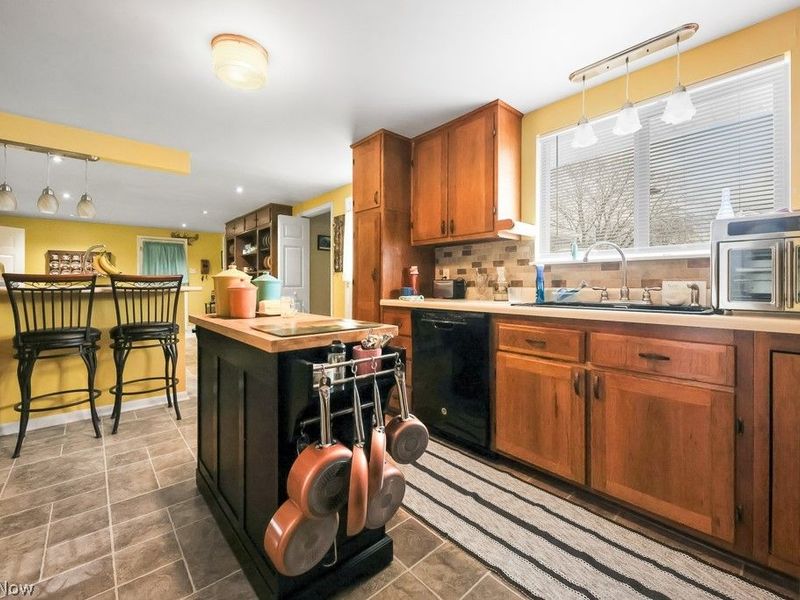 10684 Dot Avenue NE, Alliance, OH 44601 Photo 6