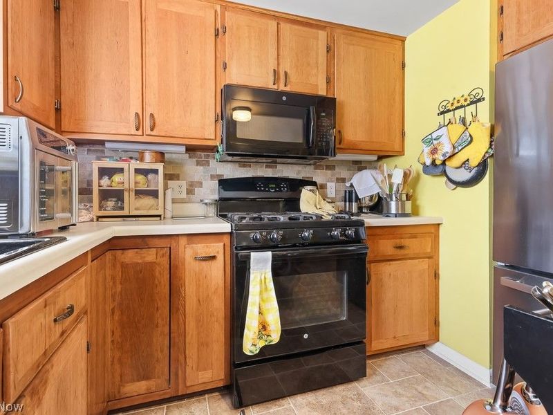 10684 Dot Avenue NE, Alliance, OH 44601 Photo 7