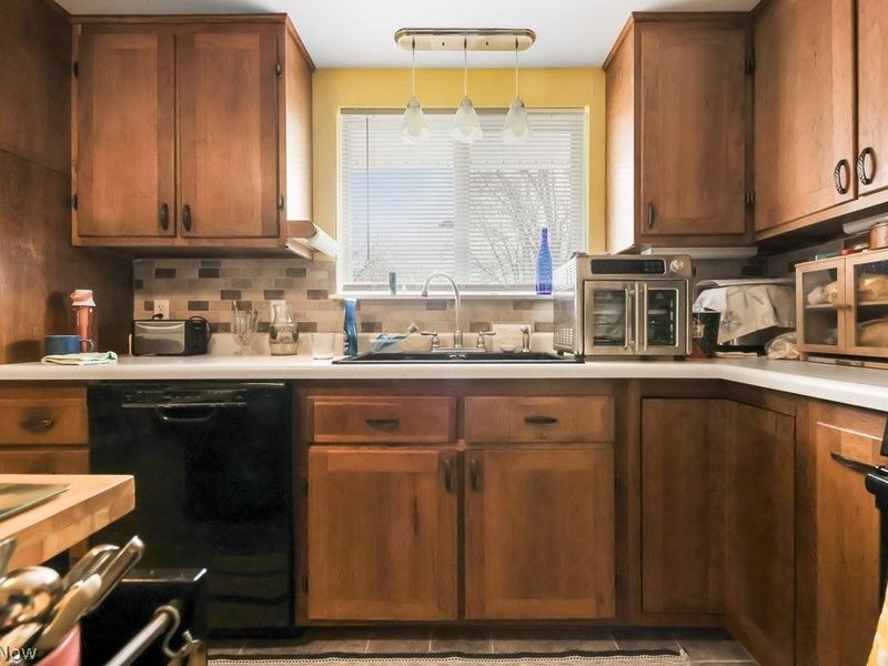 10684 Dot Avenue NE, Alliance, OH 44601 Photo 8