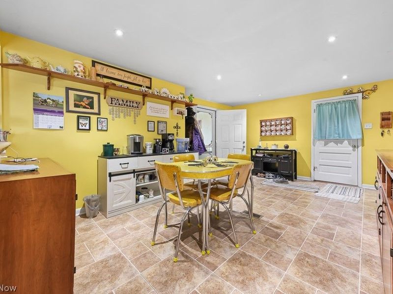 10684 Dot Avenue NE, Alliance, OH 44601 Photo 9