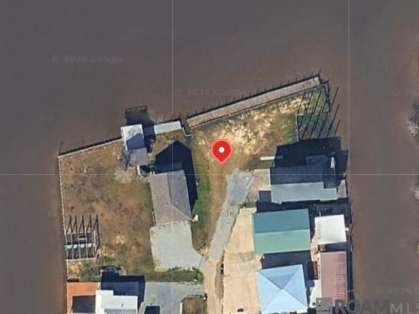 32625 Cypress Dr, Springfield, LA 70449