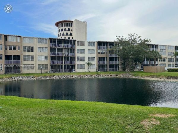 1700 NE 191st St, Unit 105, Miami, FL 33179