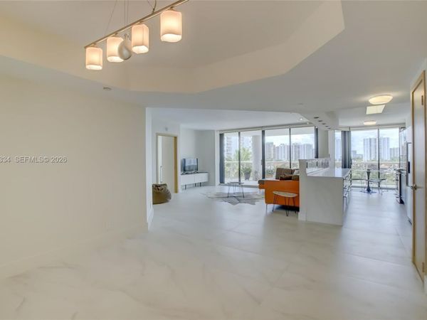 3600 Yacht Club Dr, Unit 703, Aventura, FL 33180