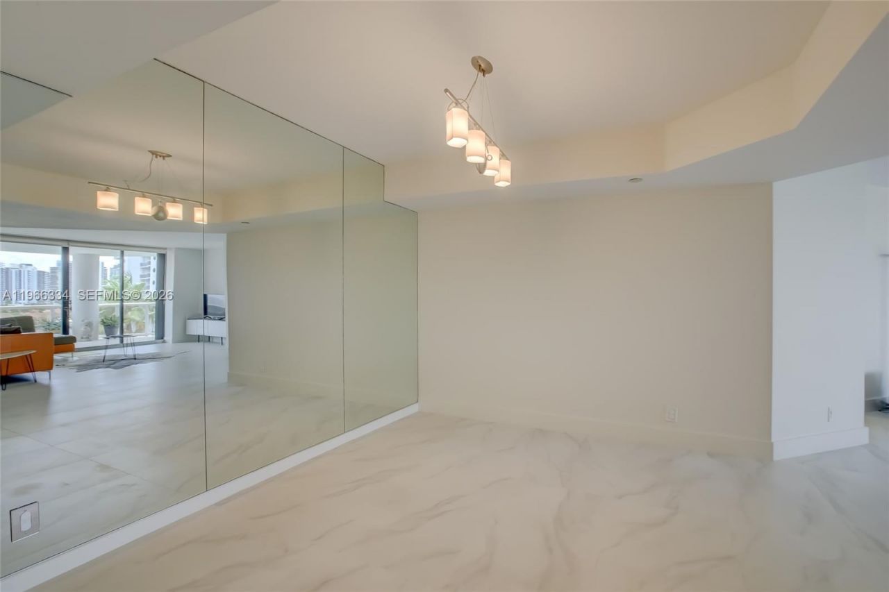 3600 Yacht Club Dr, Unit 703, Aventura, FL 33180 Photo