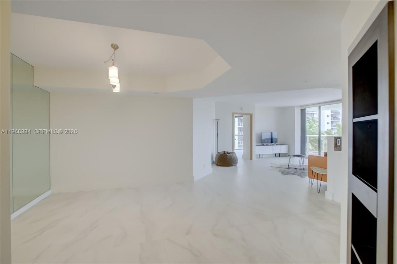 3600 Yacht Club Dr, Unit 703, Aventura, FL 33180 Photo