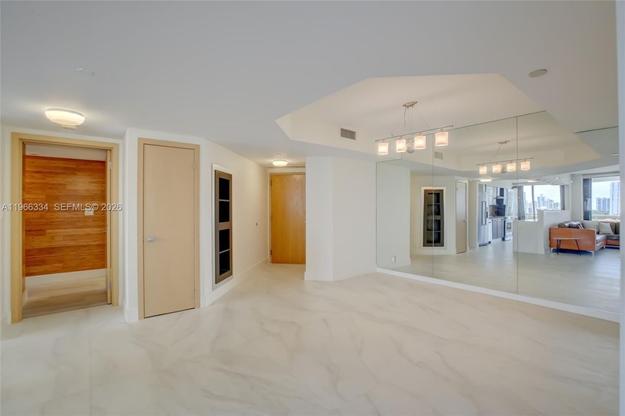 3600 Yacht Club Dr, Unit 703, Aventura, FL 33180 Photo