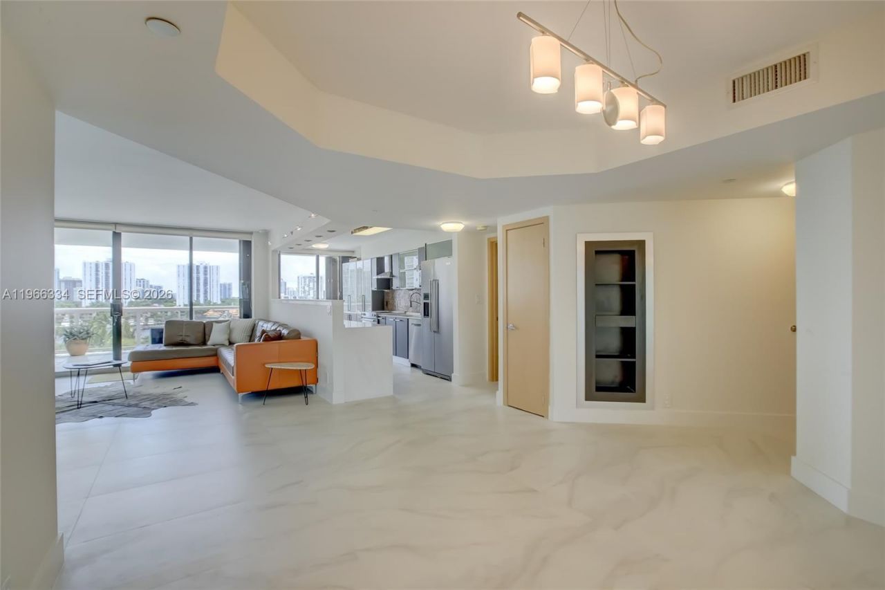 3600 Yacht Club Dr, Unit 703, Aventura, FL 33180 Photo