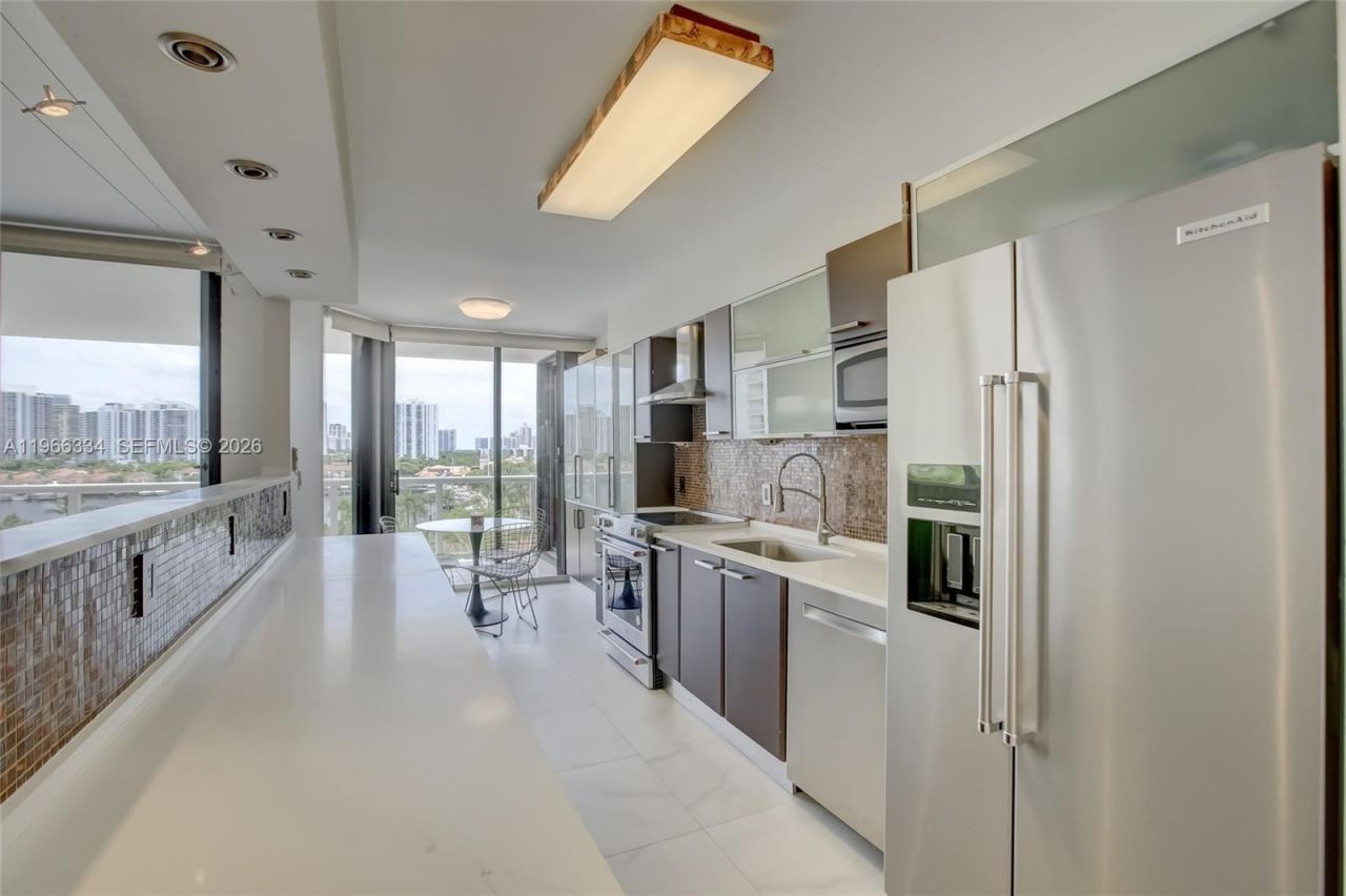 3600 Yacht Club Dr, Unit 703, Aventura, FL 33180 Photo