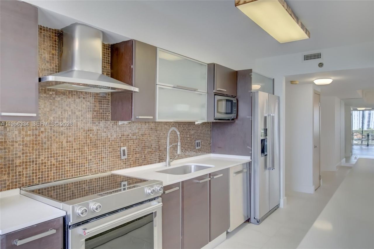 3600 Yacht Club Dr, Unit 703, Aventura, FL 33180 Photo