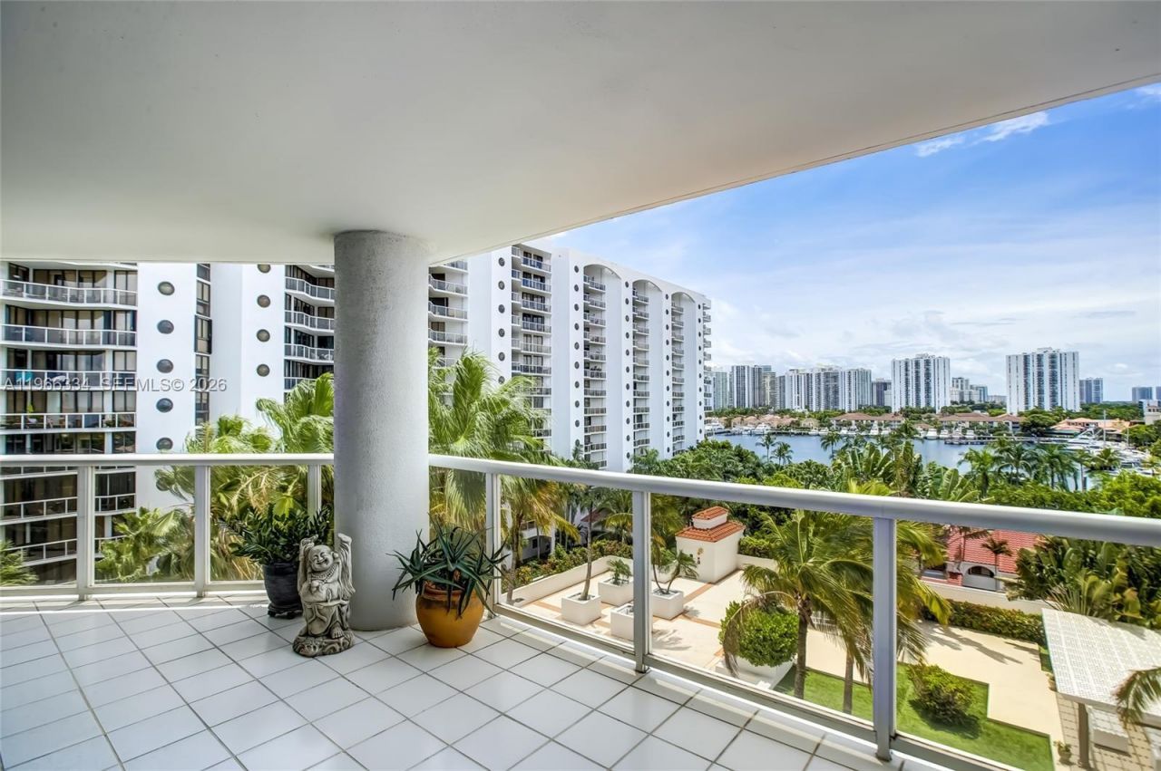 3600 Yacht Club Dr, Unit 703, Aventura, FL 33180 Photo