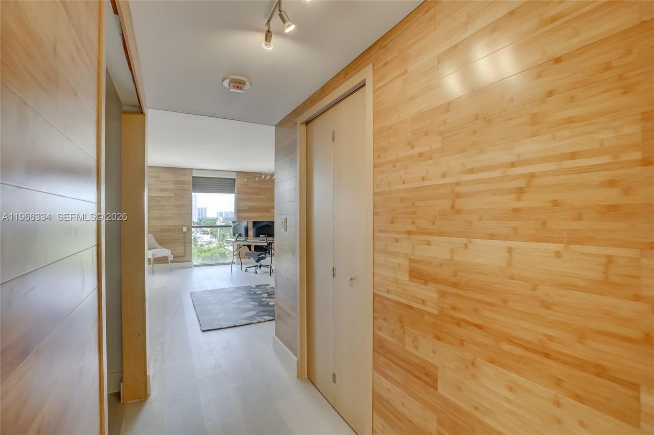 3600 Yacht Club Dr, Unit 703, Aventura, FL 33180 Photo