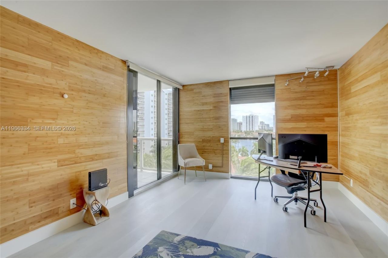 3600 Yacht Club Dr, Unit 703, Aventura, FL 33180 Photo