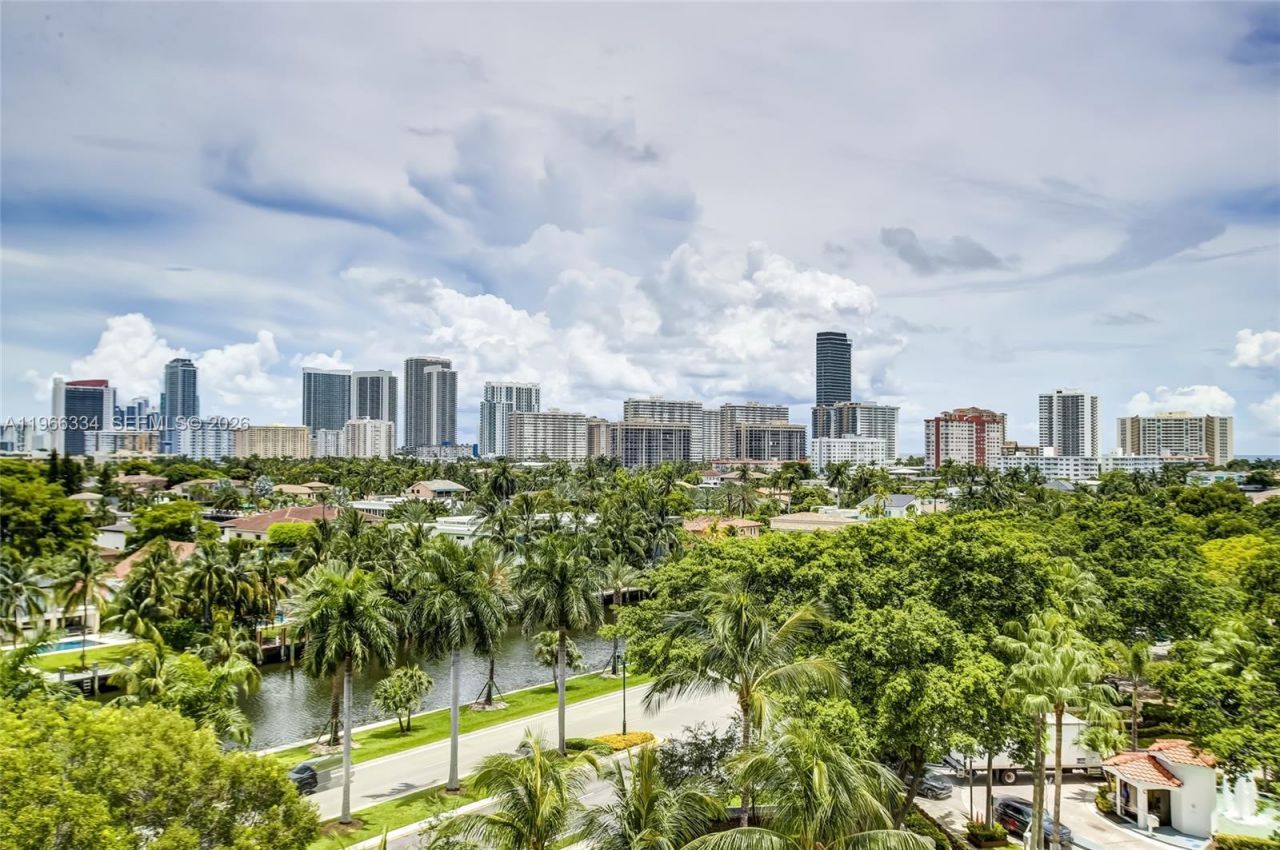 3600 Yacht Club Dr, Unit 703, Aventura, FL 33180 Photo