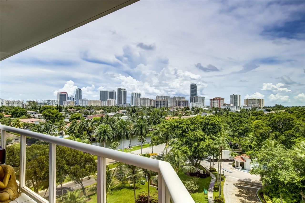 3600 Yacht Club Dr, Unit 703, Aventura, FL 33180 Photo
