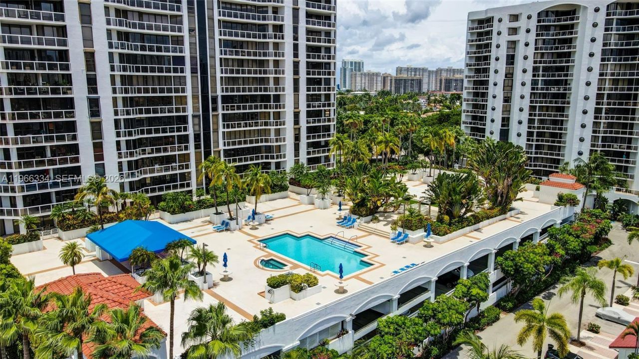 3600 Yacht Club Dr, Unit 703, Aventura, FL 33180 Photo