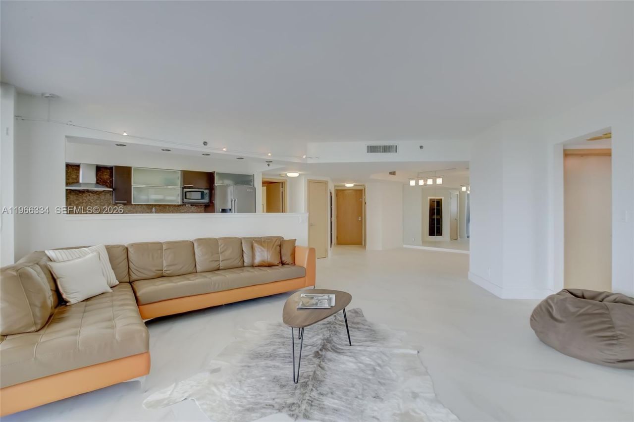 3600 Yacht Club Dr, Unit 703, Aventura, FL 33180 Photo