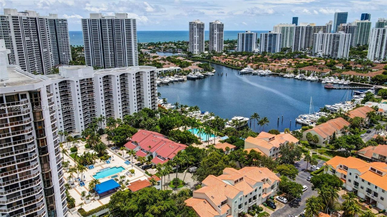 3600 Yacht Club Dr, Unit 703, Aventura, FL 33180 Photo