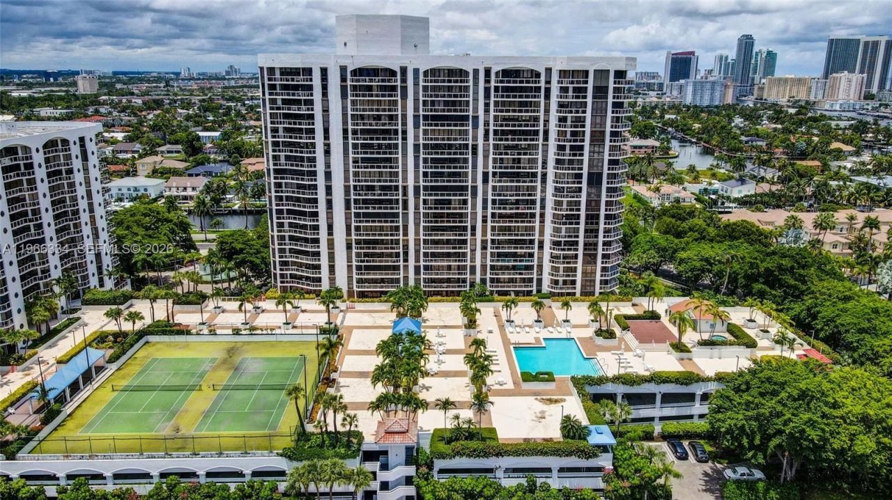 3600 Yacht Club Dr, Unit 703, Aventura, FL 33180 Photo
