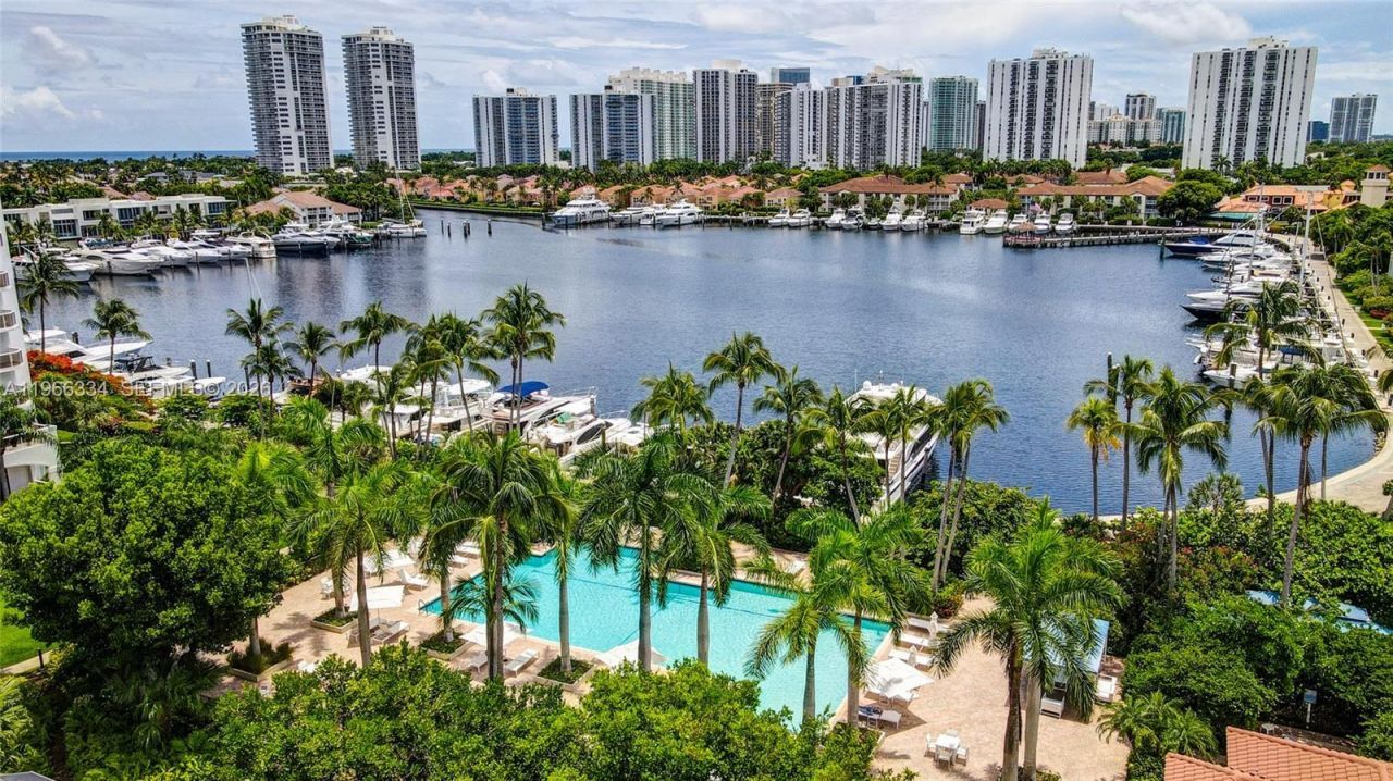 3600 Yacht Club Dr, Unit 703, Aventura, FL 33180 Photo