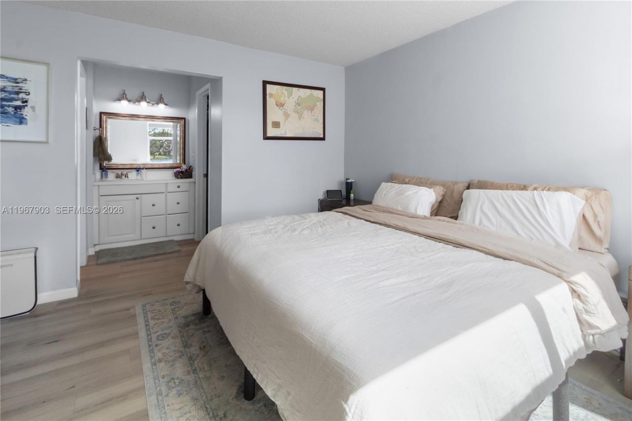 9440 Tangerine Pl, Unit 202, Davie, FL 33324 Photo