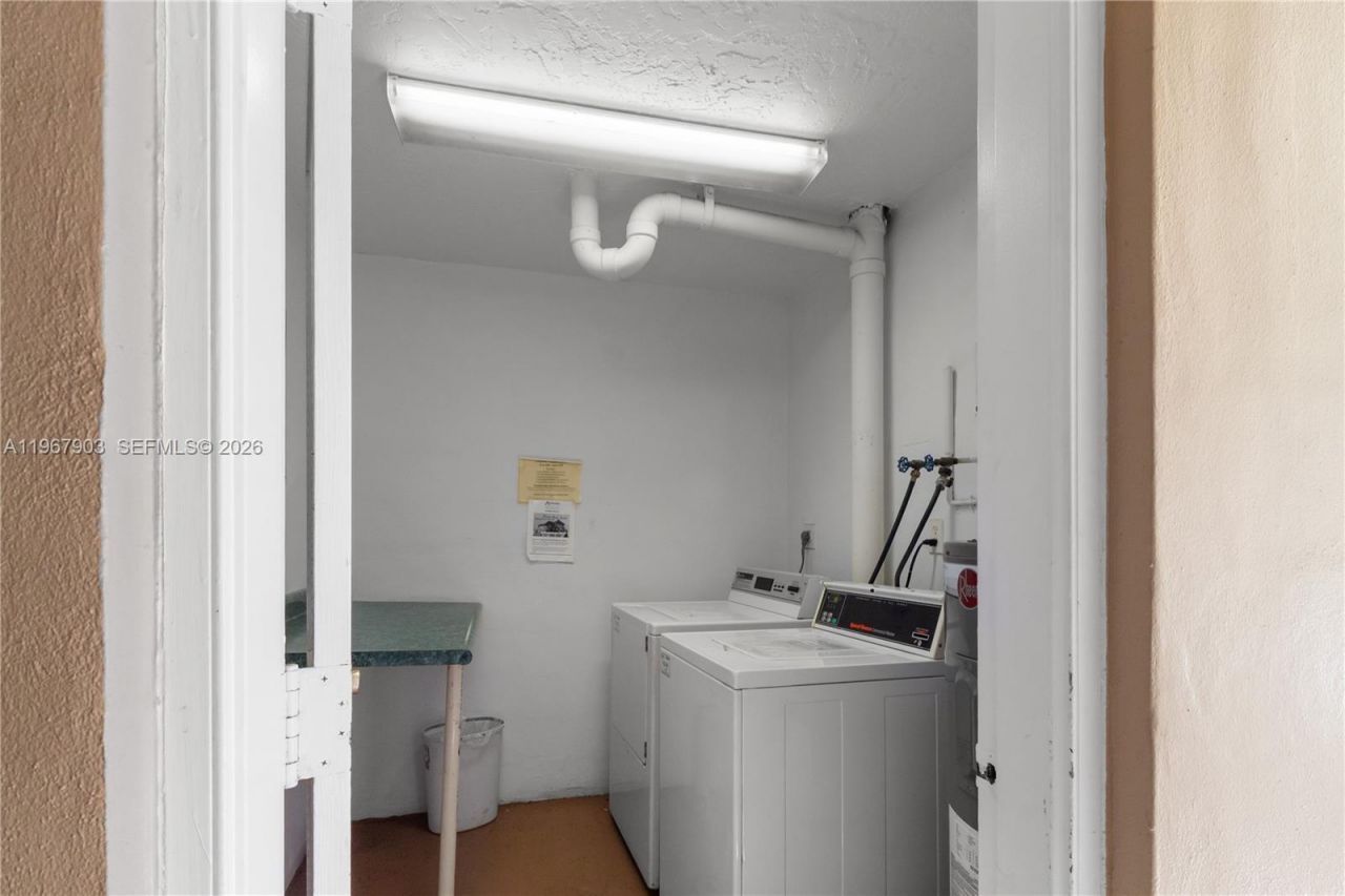 9440 Tangerine Pl, Unit 202, Davie, FL 33324 Photo