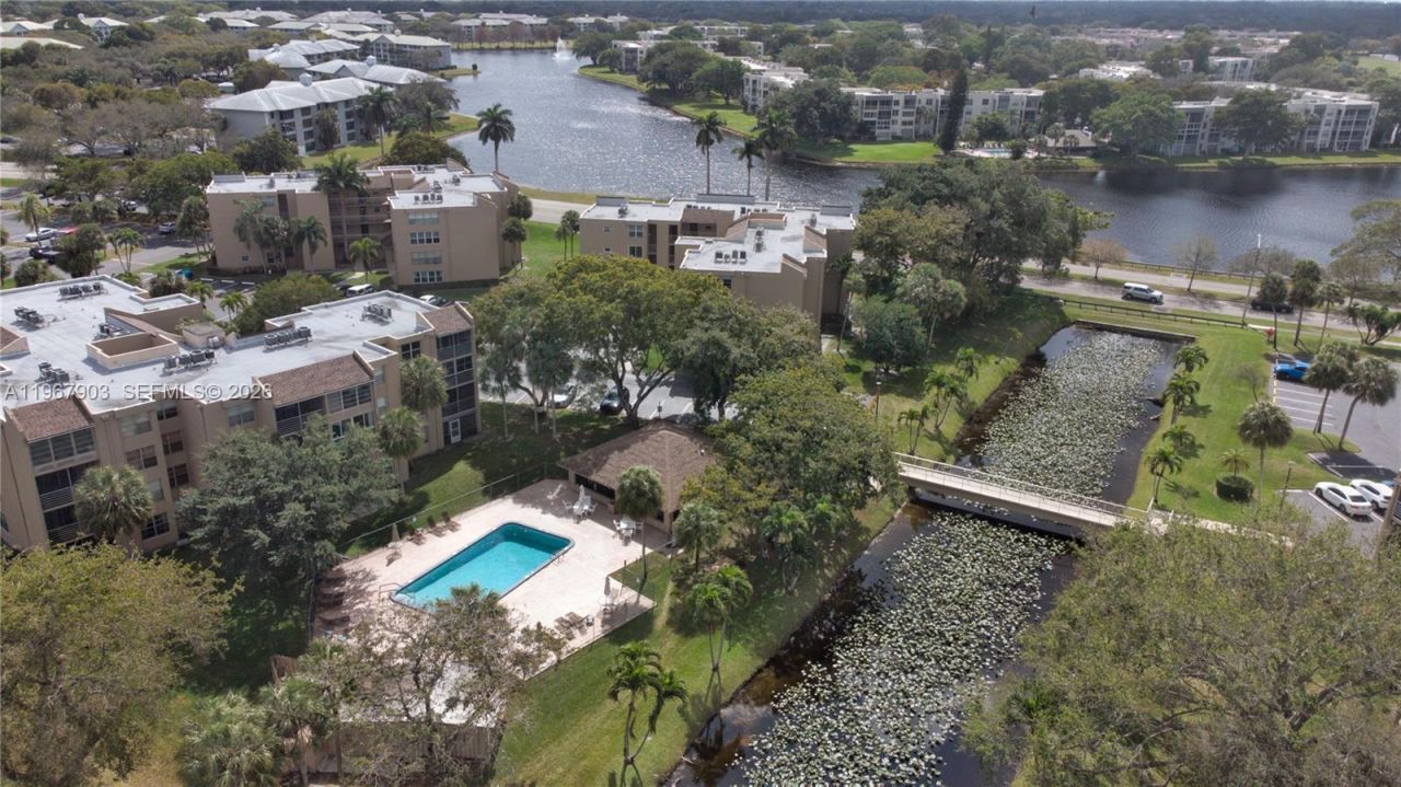 9440 Tangerine Pl, Unit 202, Davie, FL 33324 Photo