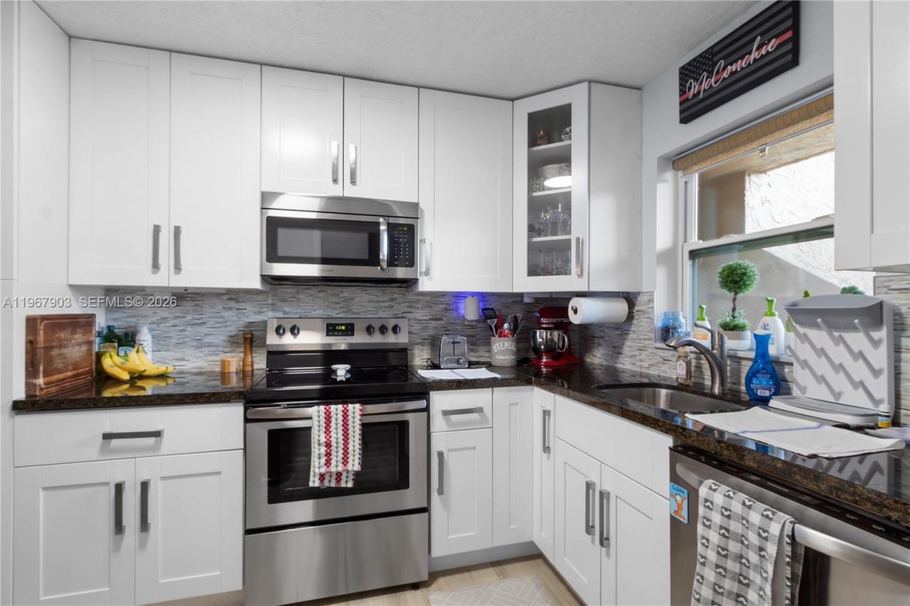 9440 Tangerine Pl, Unit 202, Davie, FL 33324 Photo