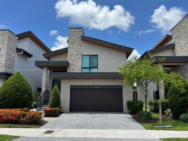 10240 NW 76th Ter, Doral, FL 33178