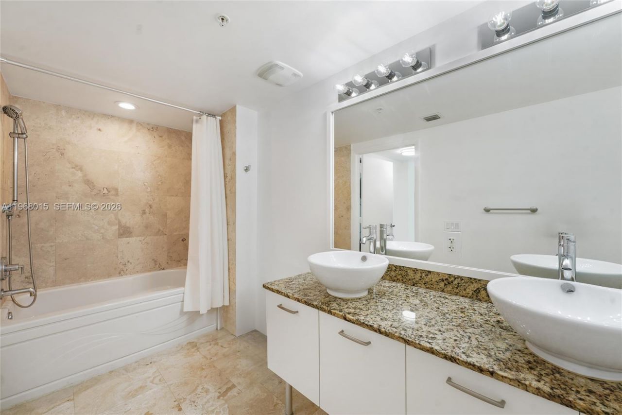 41 SE 5th St , Unit 1514, Miami, FL 33131 Photo