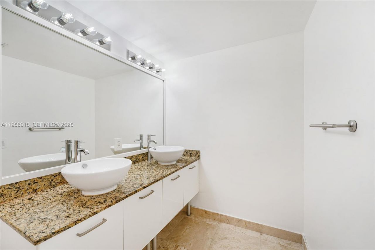 41 SE 5th St , Unit 1514, Miami, FL 33131 Photo