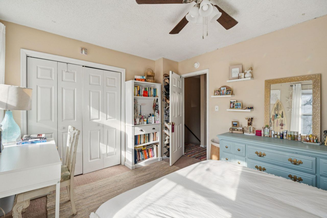 24 Bee Street Photo 11