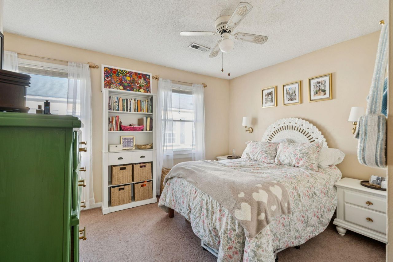 24 Bee Street Photo 13