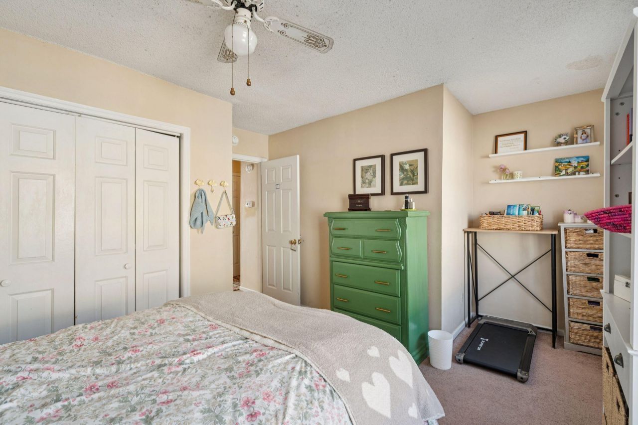 24 Bee Street Photo 15