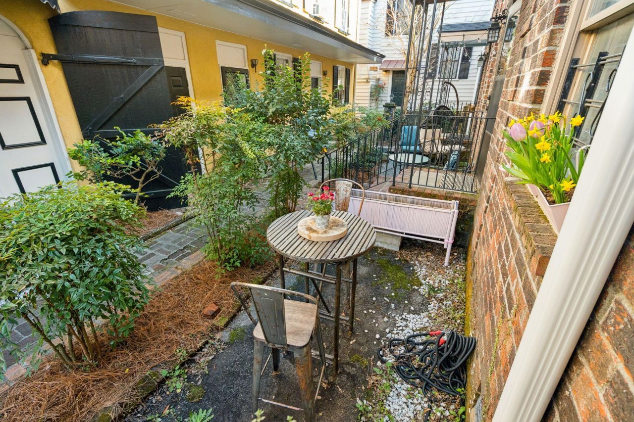 24 Bee Street Photo 18