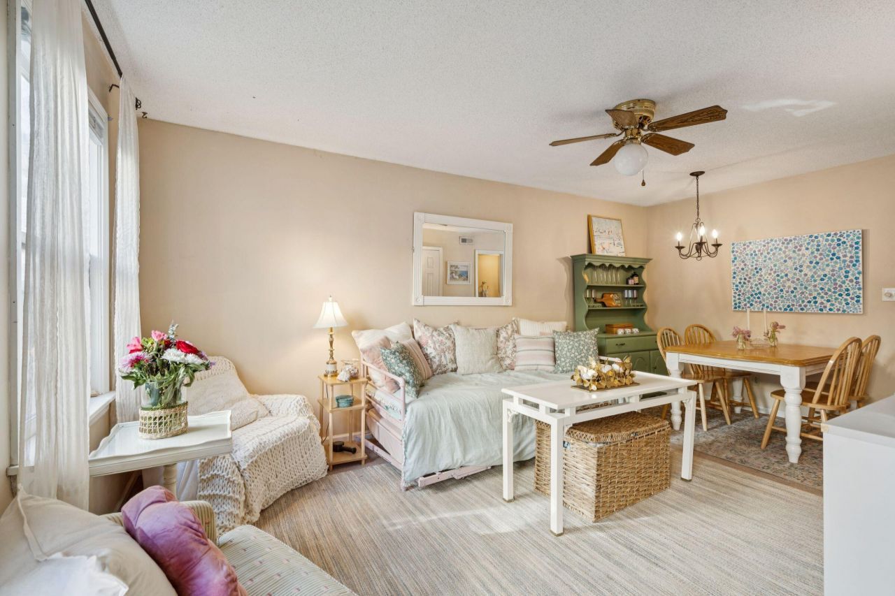 24 Bee Street Photo 4