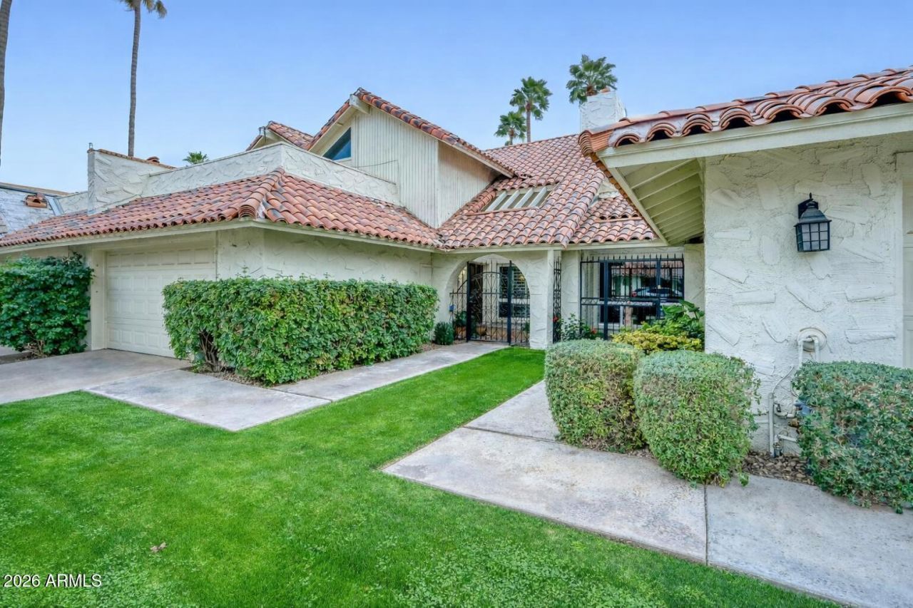 7111 E BUENA TERRA Way Paradise Valley, AZ 85253