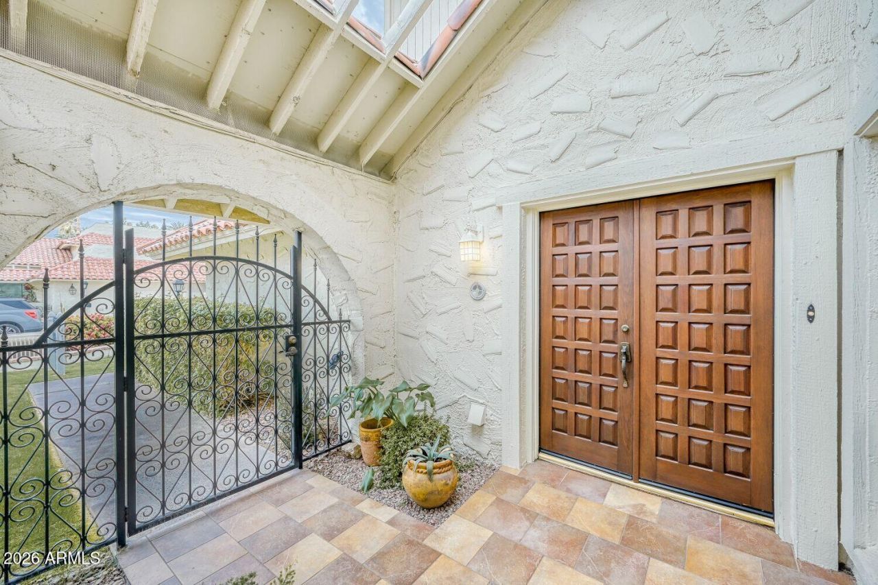 7111 E BUENA TERRA Way Paradise Valley, AZ 85253