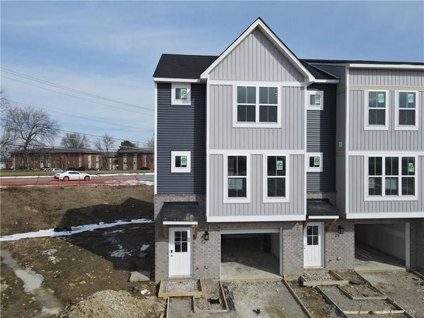 606 Brightview Place, Unit 32, Forest Park, OH 45240