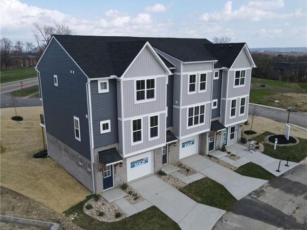 606 Brightview Place, Unit 32, Forest Park, OH 45240