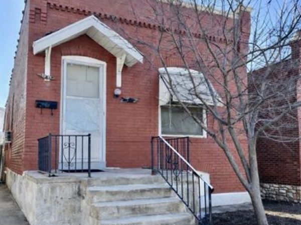 4176 Newport Court, St Louis, MO 63116