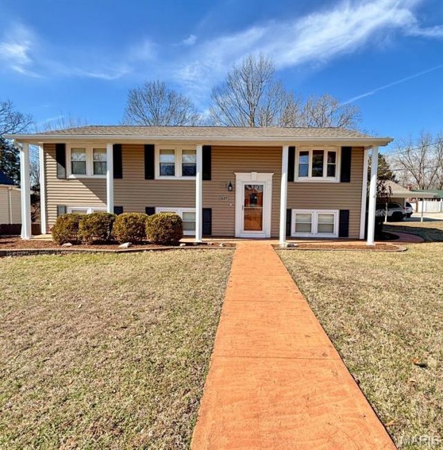 637 N Virginia Avenue, Eureka, MO 63025 Main Photo