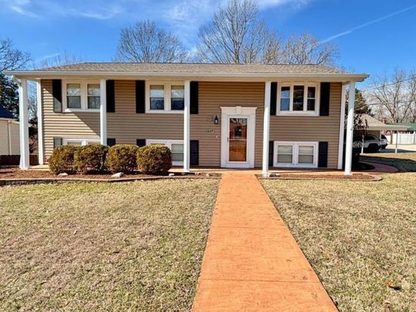 637 N Virginia Avenue, Eureka, MO 63025