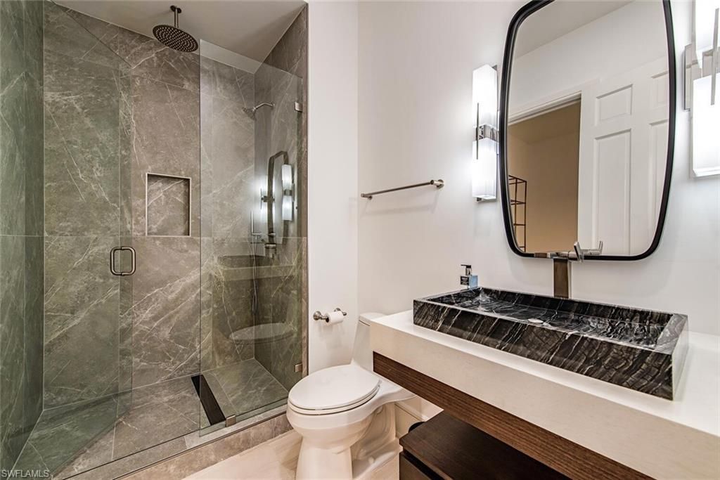 60 Seagate Dr , Unit 305, Naples, FL 34103 Photo