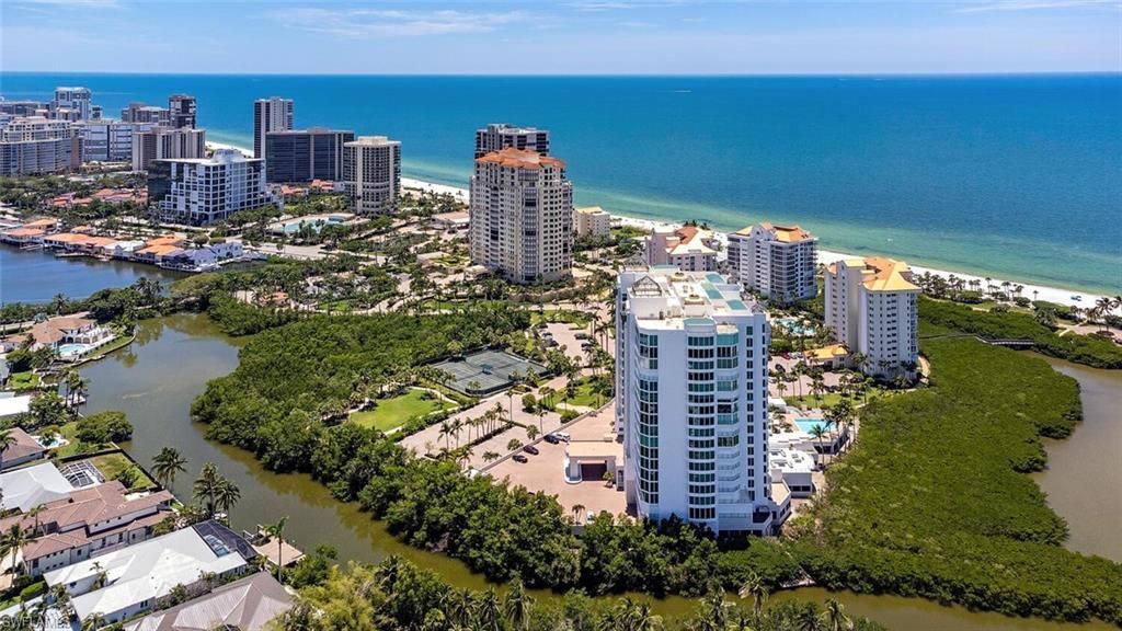 60 Seagate Dr , Unit 305, Naples, FL 34103 Photo