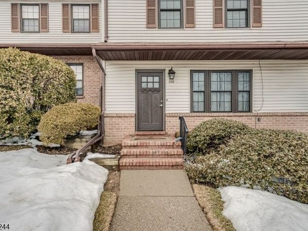 108 Marilyn Dr, Mansfield, NJ 07840