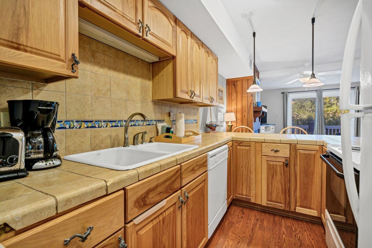 258 Driftwood Lane Photo 11