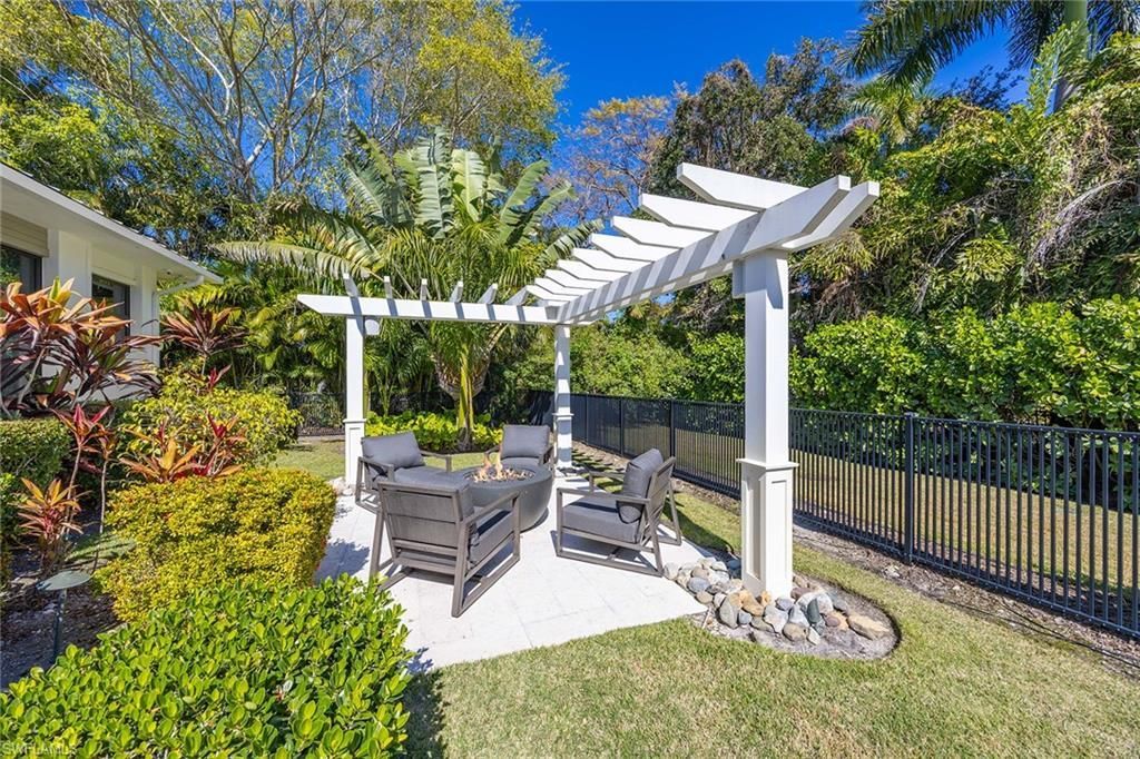 1300 Nautilus Rd, Naples, FL 34102 Photo