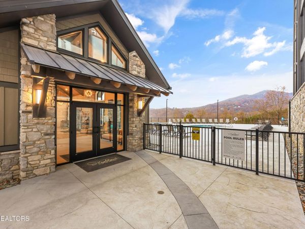 855 Campbell Lead Rd, Gatlinburg, TN 37738